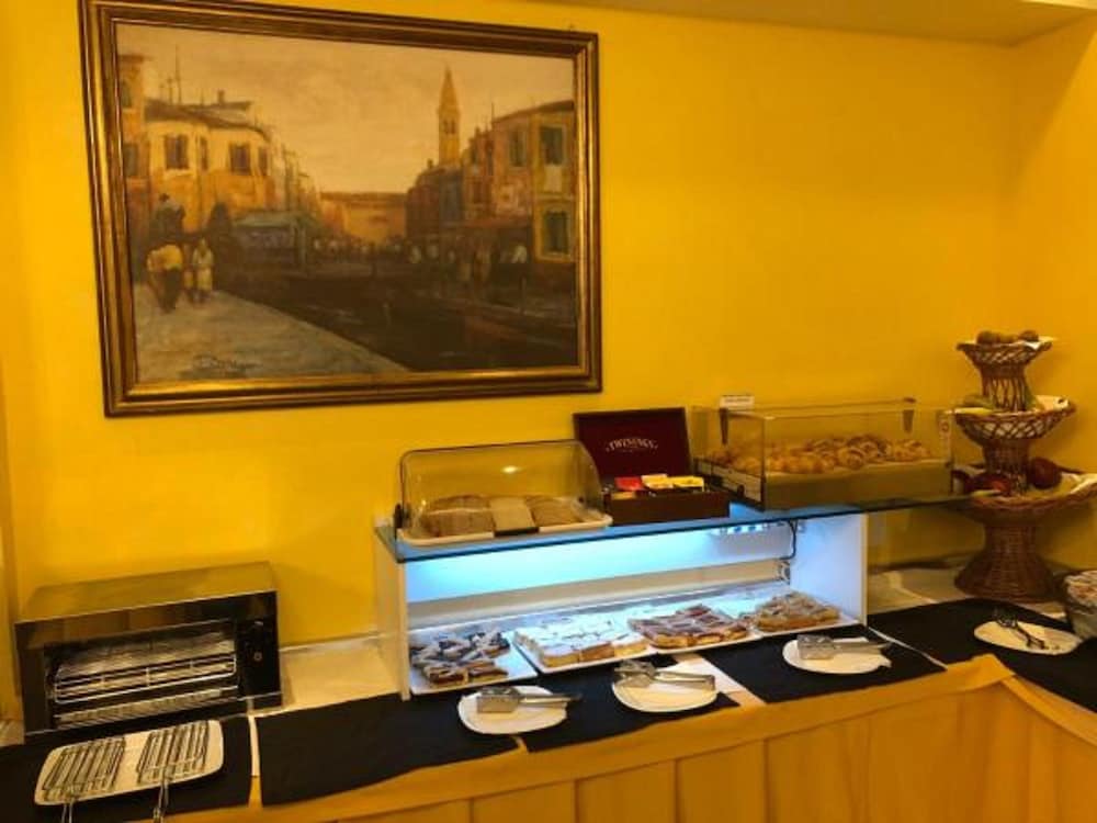 Hotel Alveri 11/34