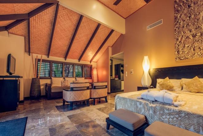 Courtyard, Suite