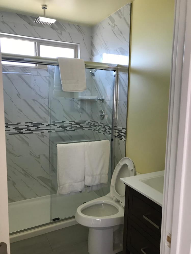777 Motor Inn Huntington Beach 42/45
