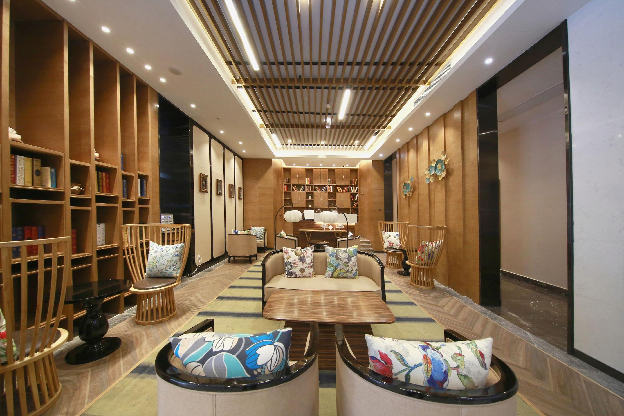 Metropolo Jinjiang Hotels (Haikou Wuzhishan Road, Riyue Duty-free Plaza) 32/52