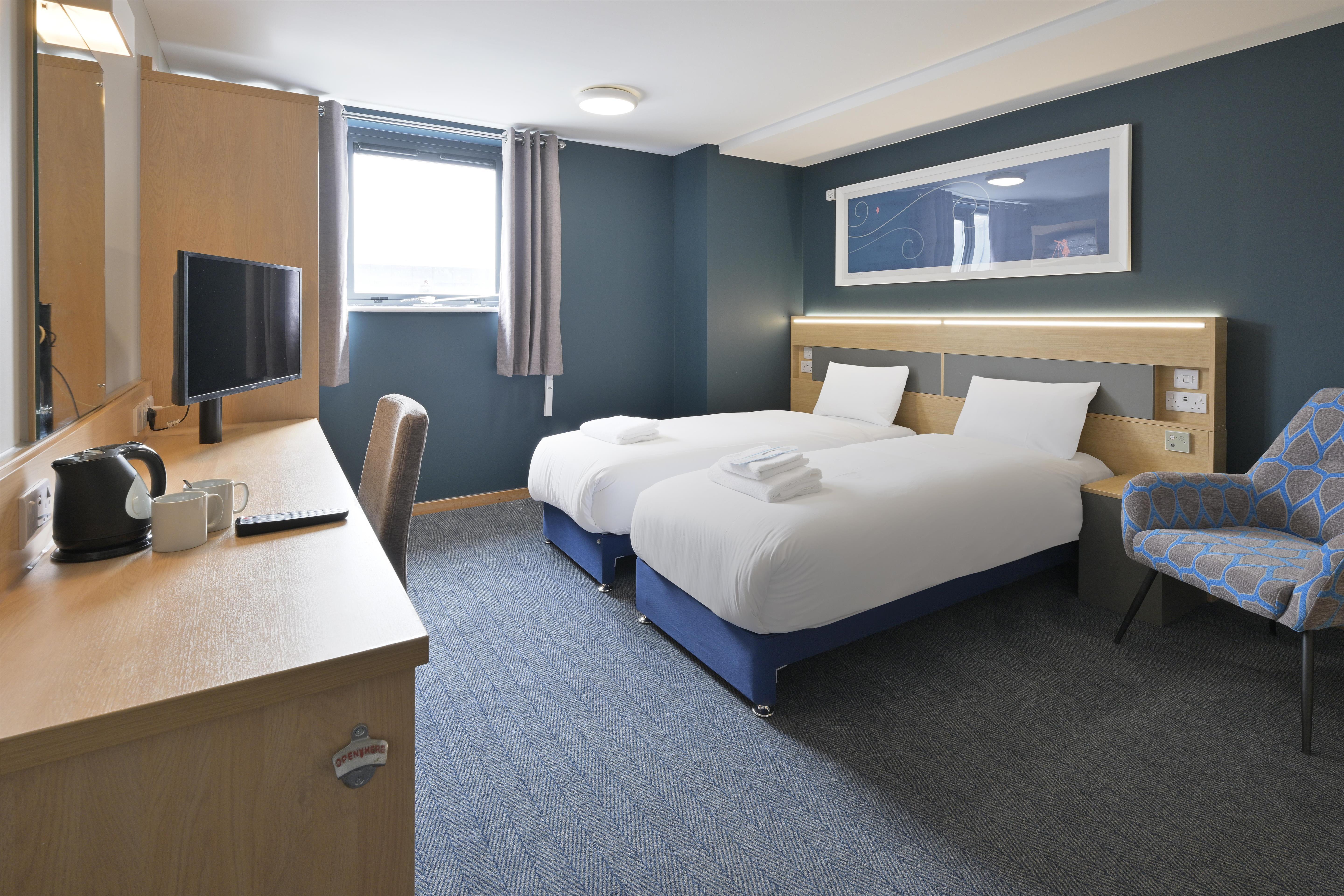 Travelodge Swindon Central 12/42