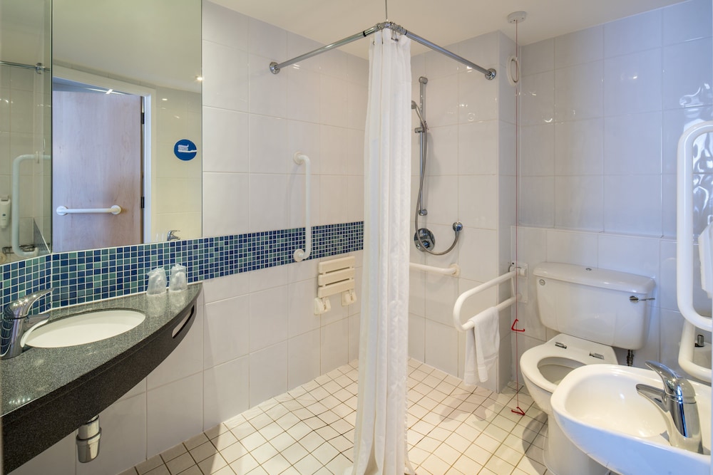 HOLIDAY INN EXPRESS LEICESTER CITY 20/58