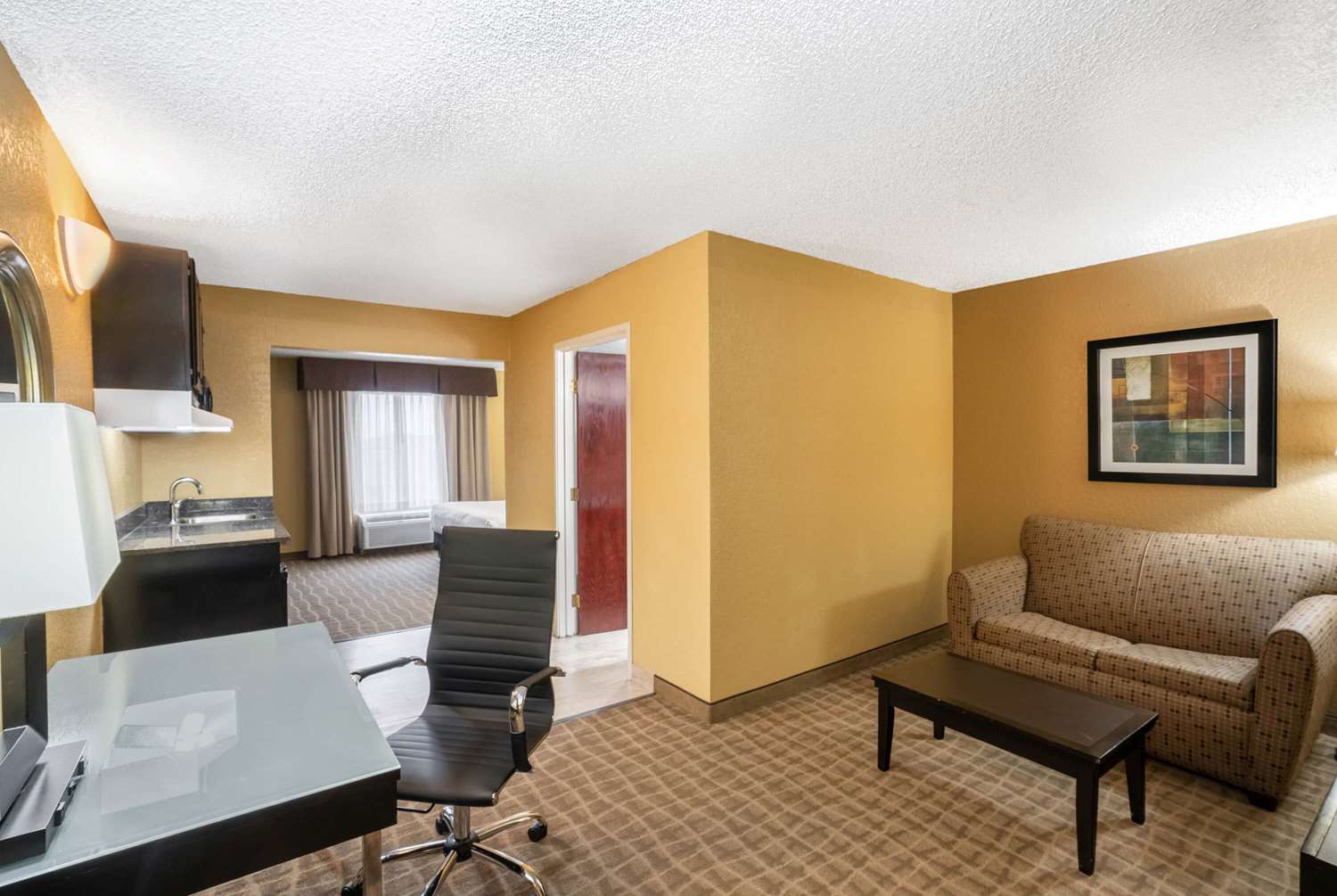 La Quinta Inn & Suites by Wyndham Hot Springs 47/57