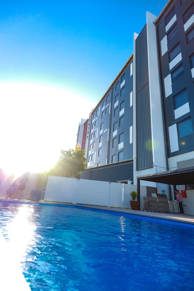 Ibis Mackay 64/67