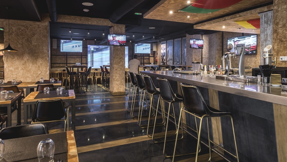 restaurant cafeteria