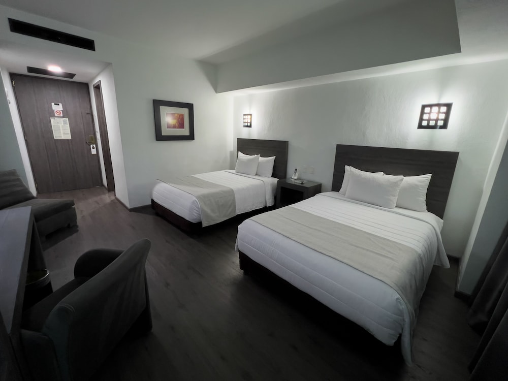 ROOM, DOUBLE BED, INTERIOR VIEW