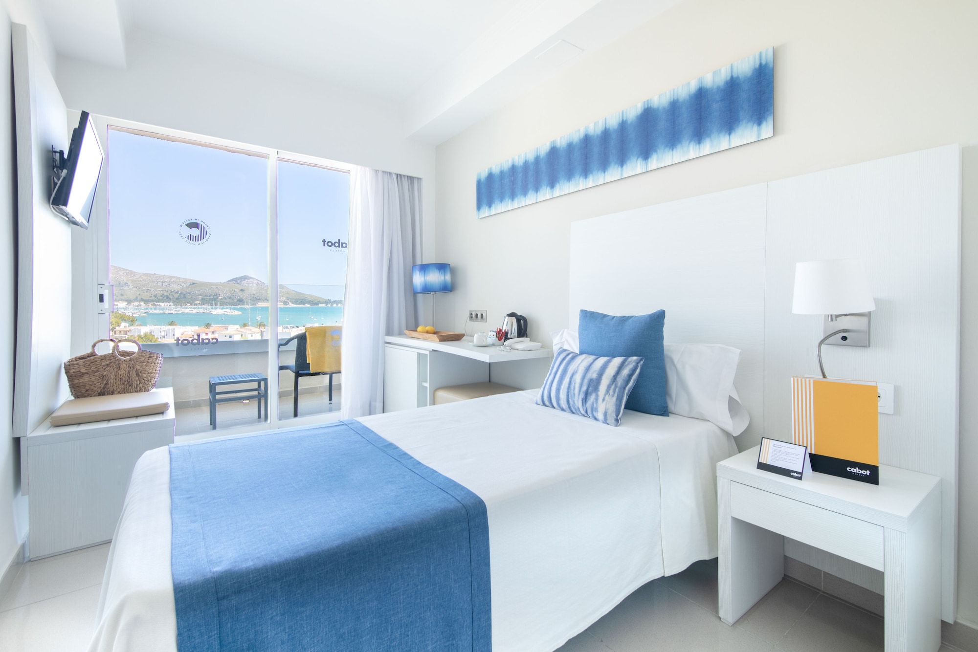 ROOM, SINGLE, BALCONY