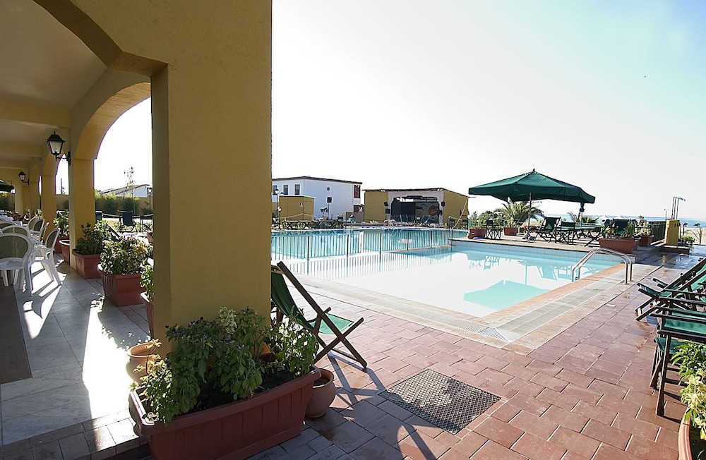 Marina Del Marchese Beach Resort 13/62