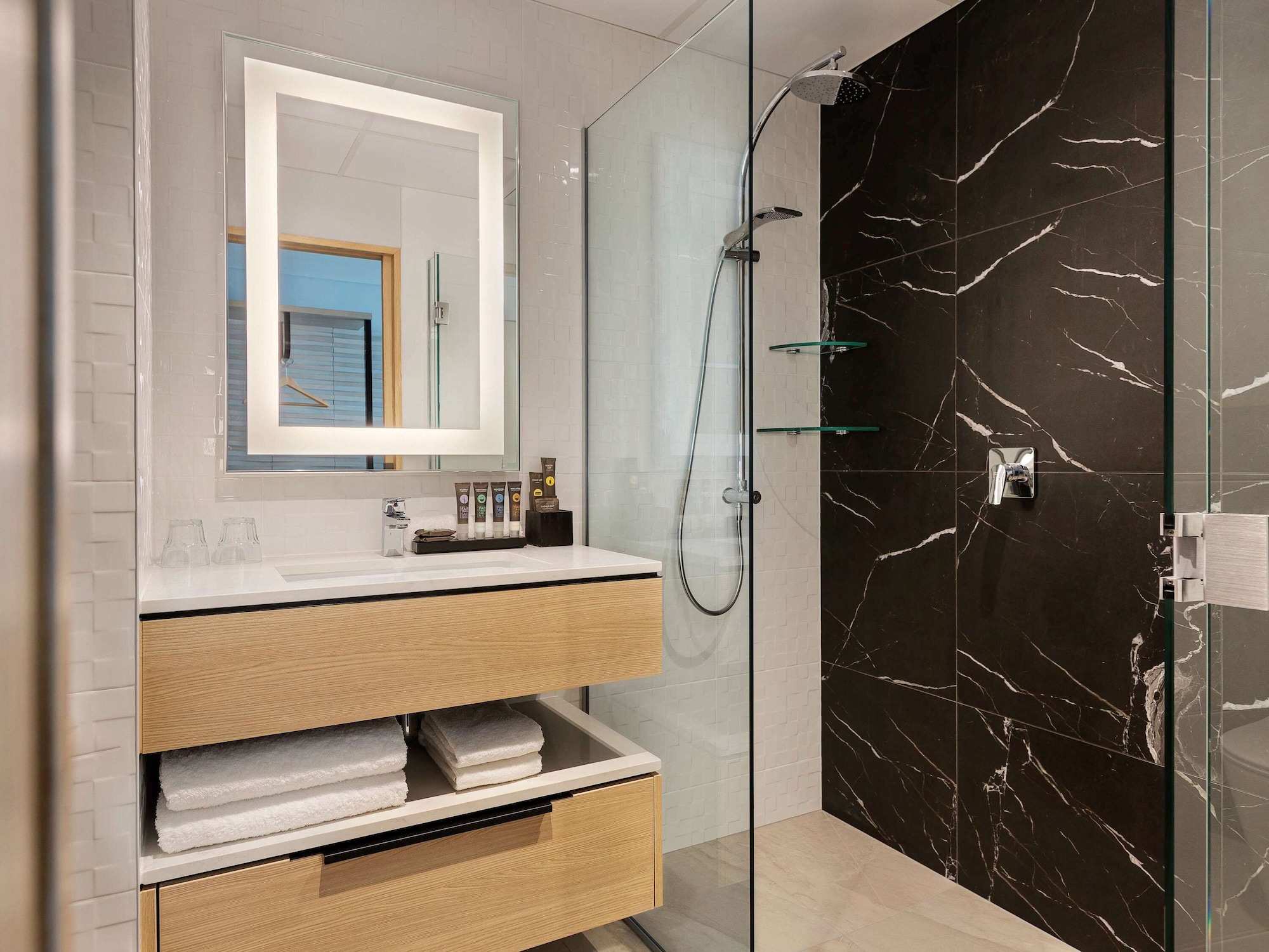 غرفة ديلوكس بسرير كينج، NOVOTEL HAMILTON TAINUI 6/8