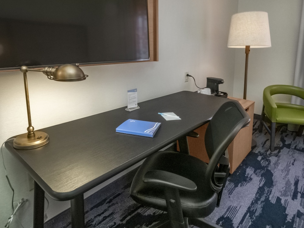 Fairfield Inn Suites Hazleton 49/52