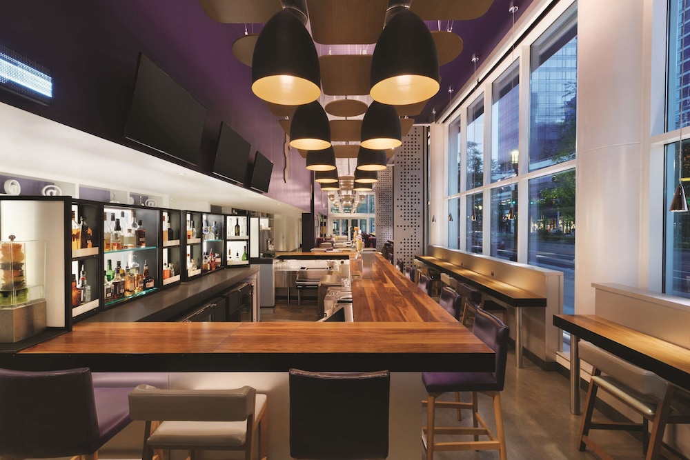 YOTEL Boston, Select by Hilton 65/79