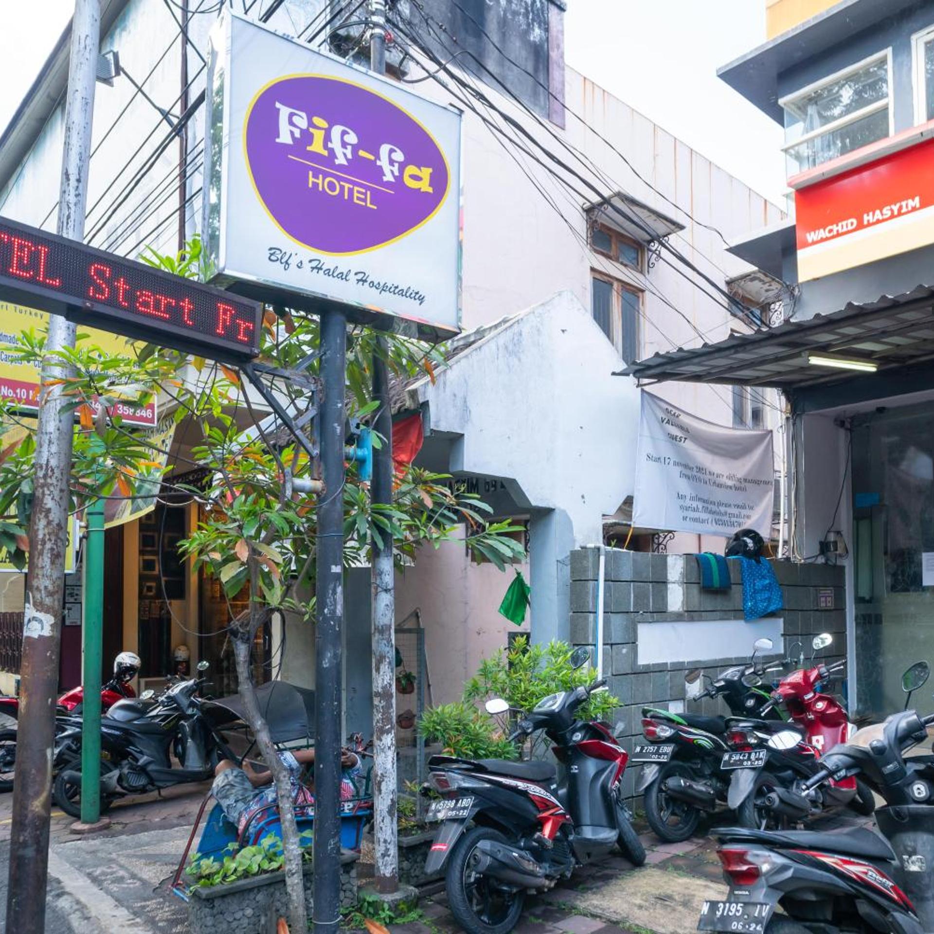 OYO 3808 Fif fa Hotel Kauman 55/56