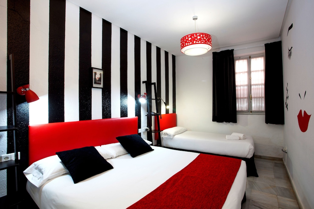 FAMILY, TRIPLE, 1 QUEEN AND 1 SINGLE BED