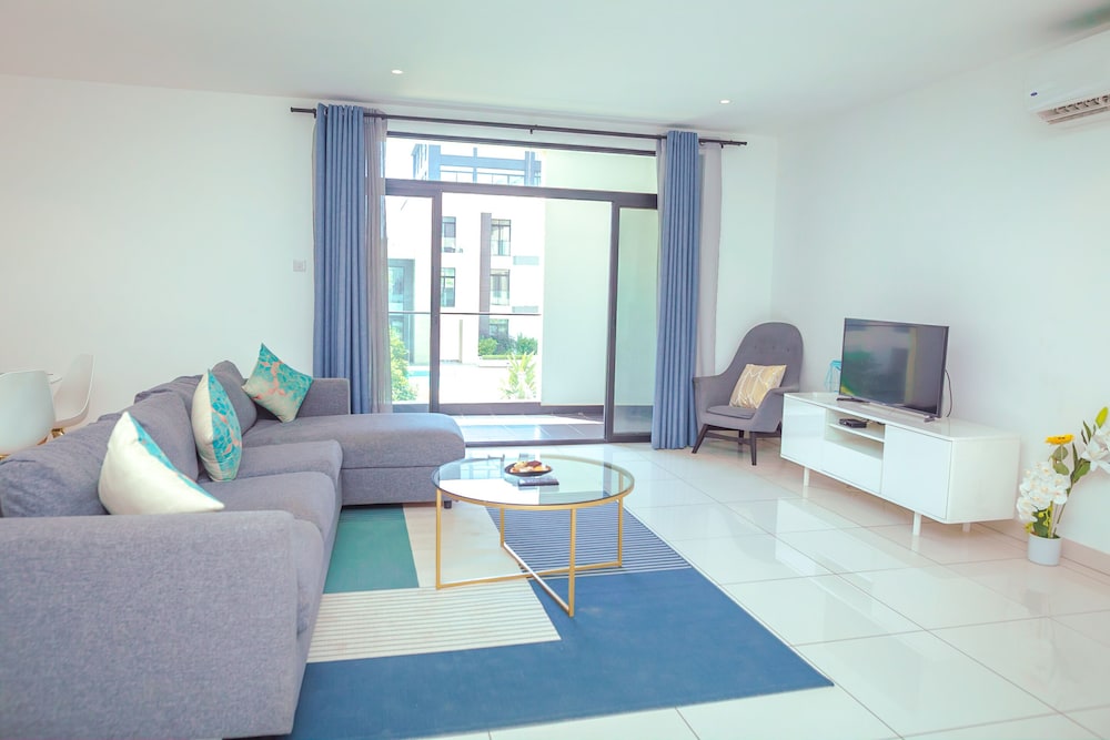 Embassy Gardens Premier Suites 37/50
