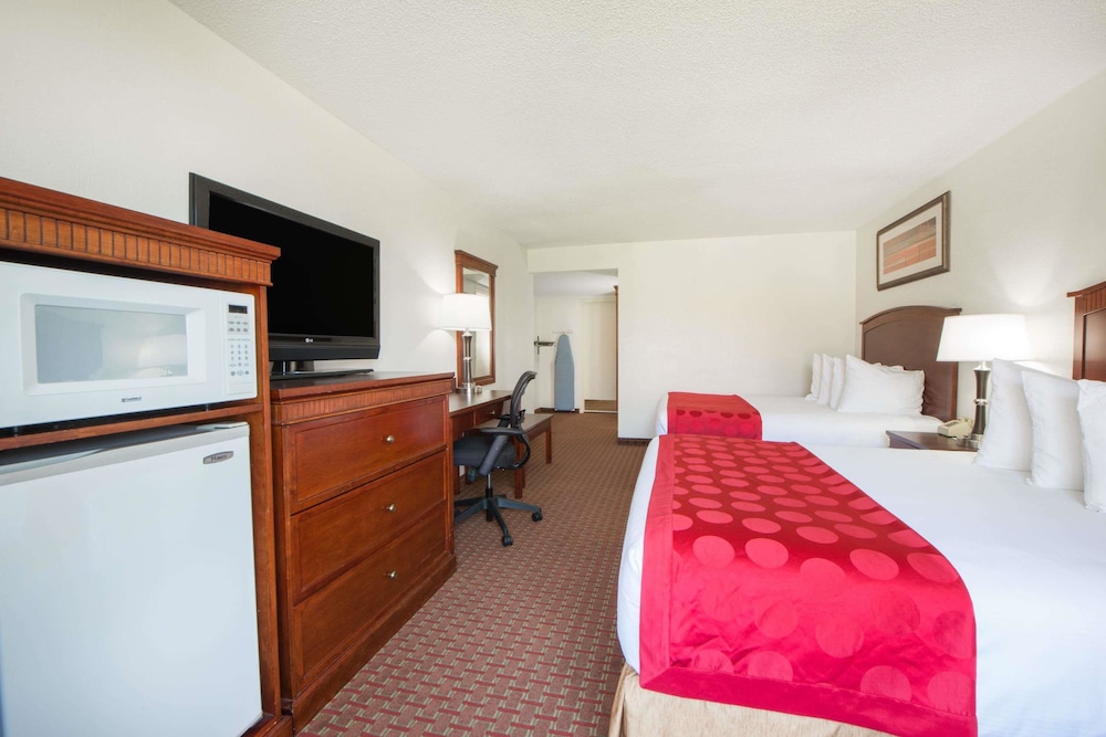 Ramada By Wyndham Enid 13/36