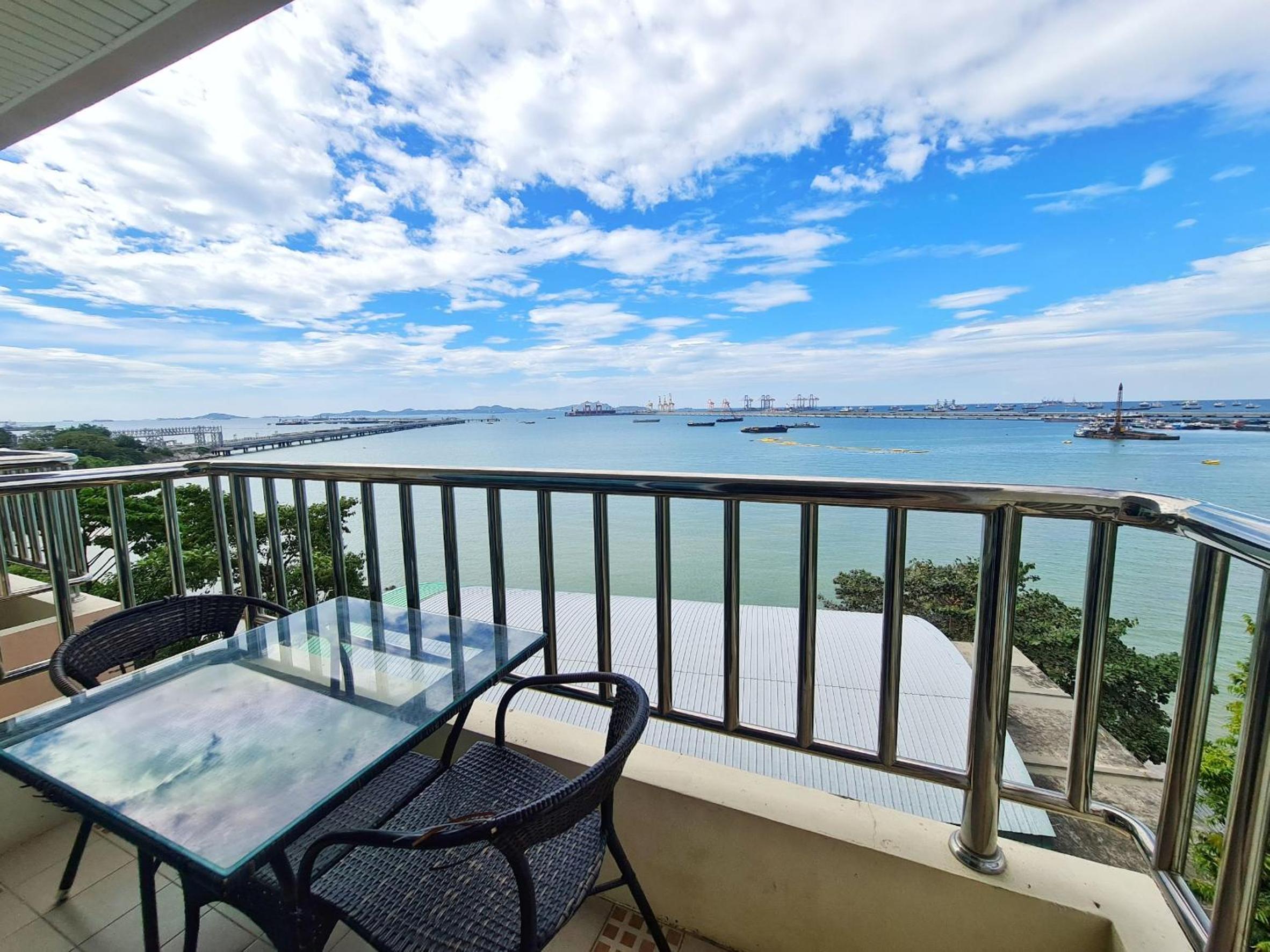 Chateau Vista Serviced Apartment 87/88