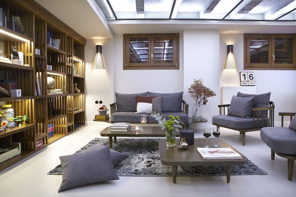 Apollon Library Suites 19/38