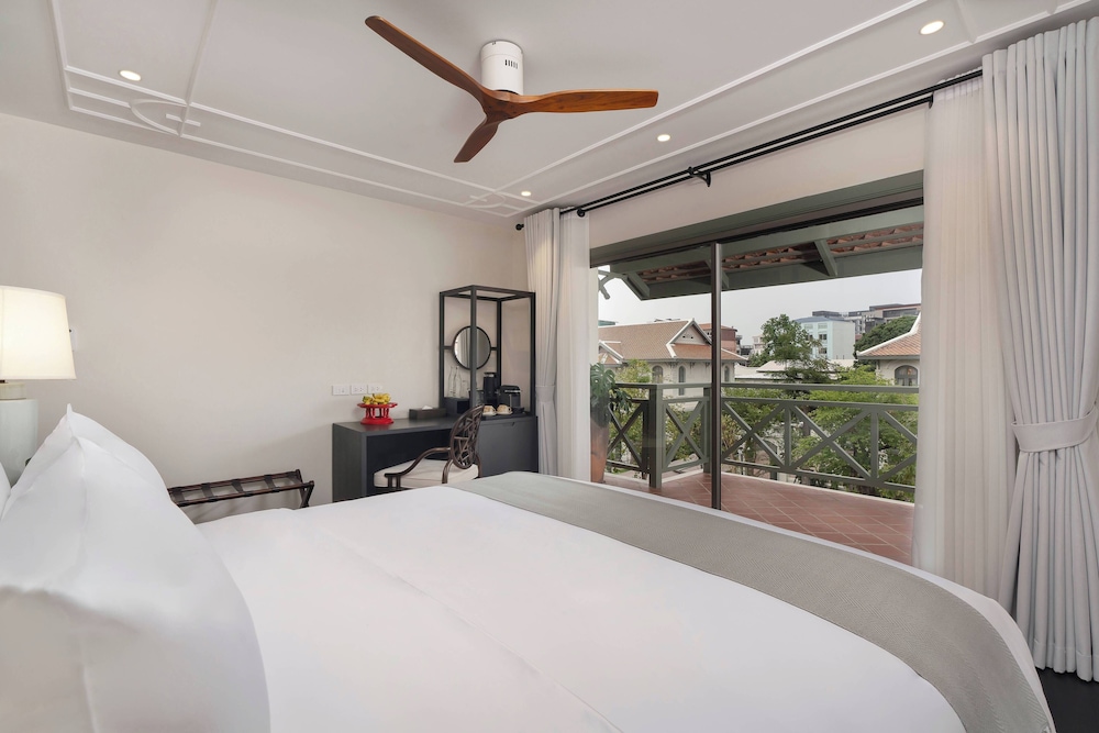 Heritage, Executive, King Bed