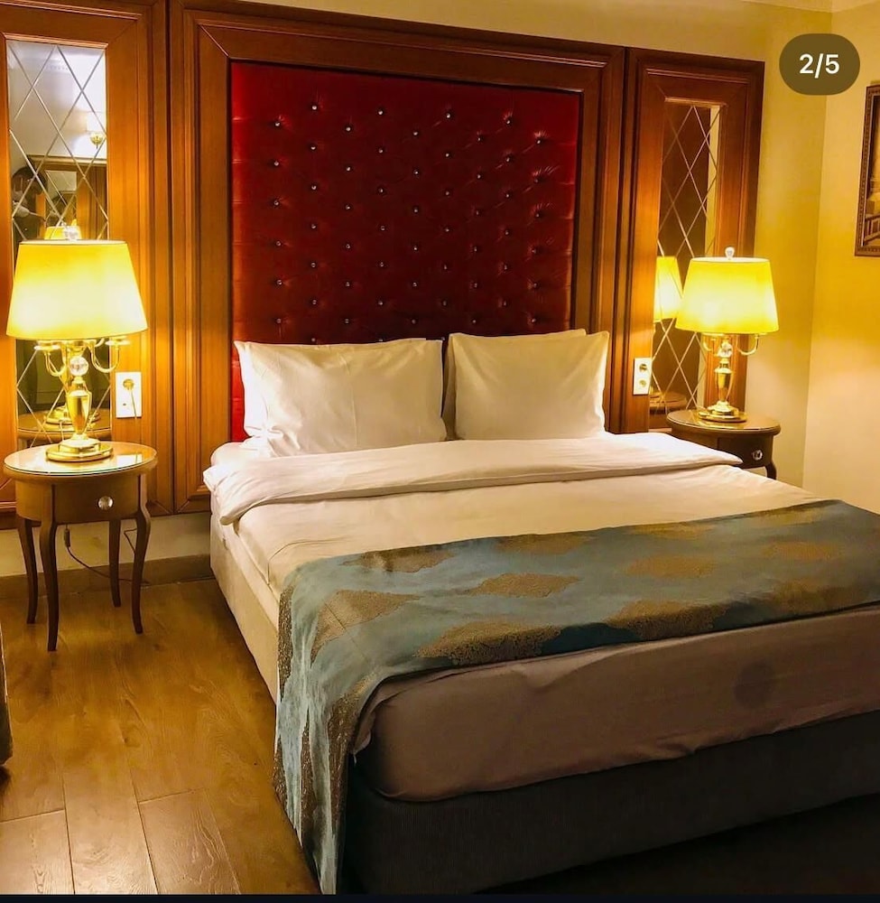 Vista Hotel 11/21