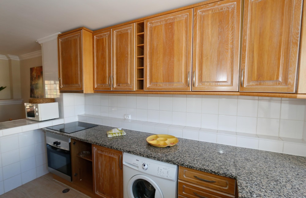 APARTAMENTOS THE OLD VILLAGE BY VILLAGE 4U 7/75