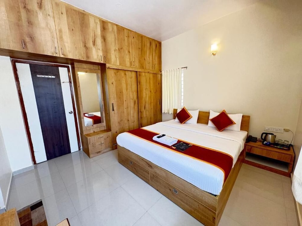 Sai Grand Villas and Hotel 18/50