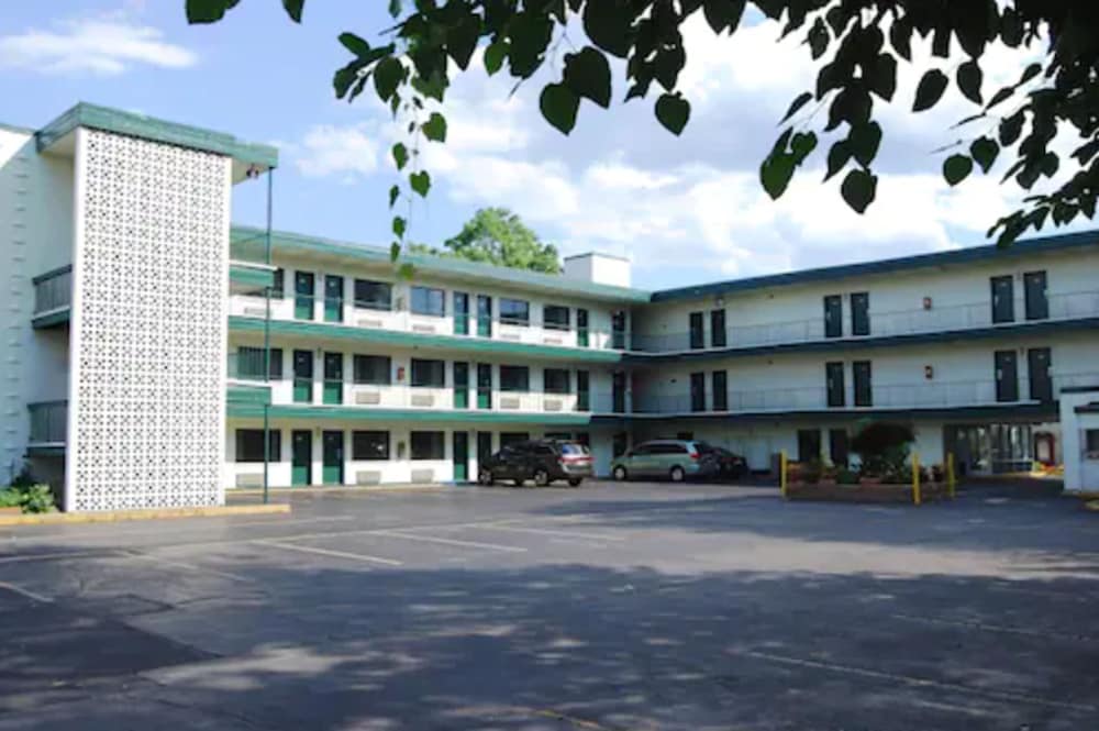 Lincoln Way Inn 4/17