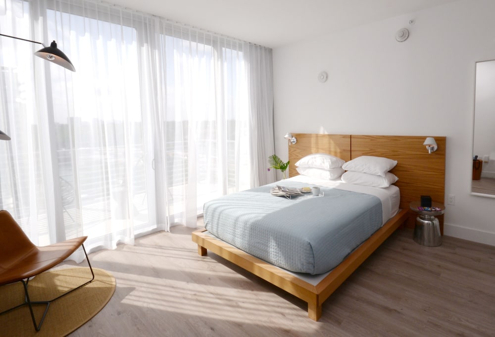 6080 Design Hotel by Eskape Collection 18/75