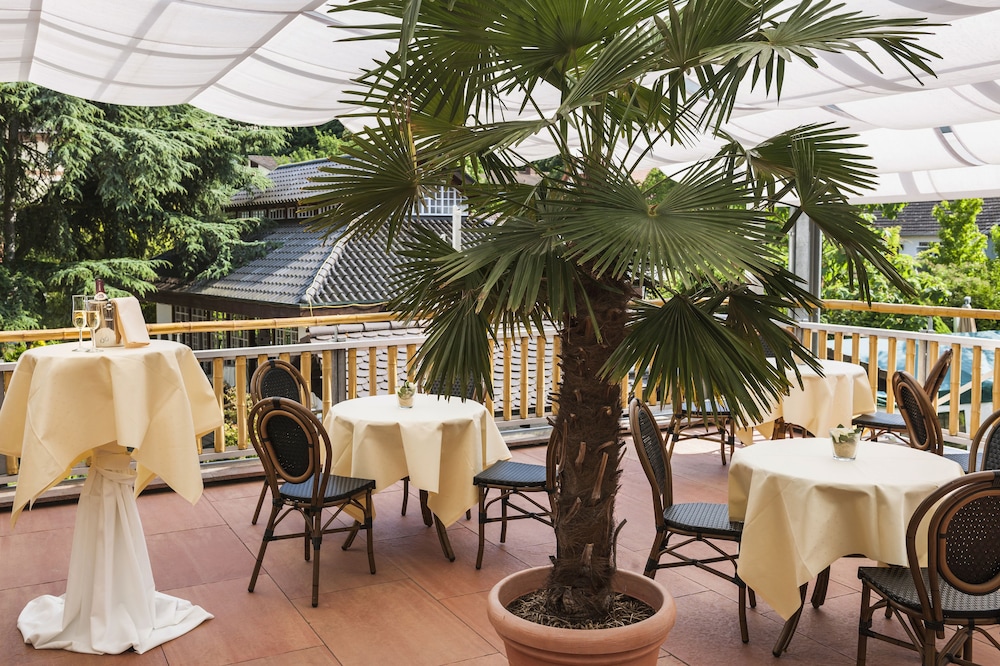 Gartenhotel Heusser 35/50