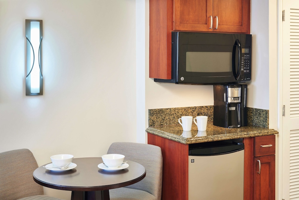 Hilton Grand Vacations Club at Hilton Hawaiian Village 36/50