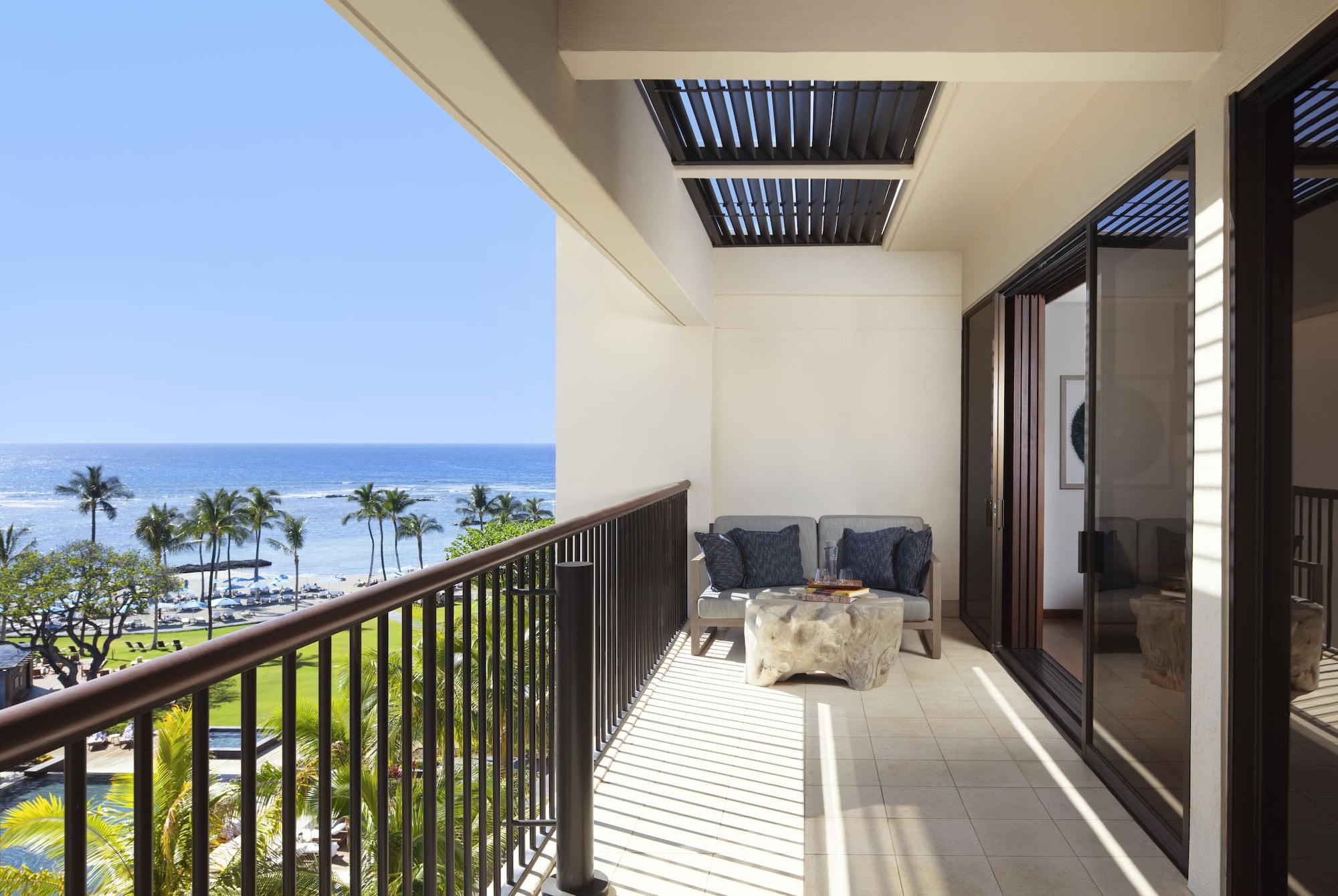 2 Bedrooms, Residence, Villa, 1 King and 2 Queen Beds, Ocean View, Kitchen