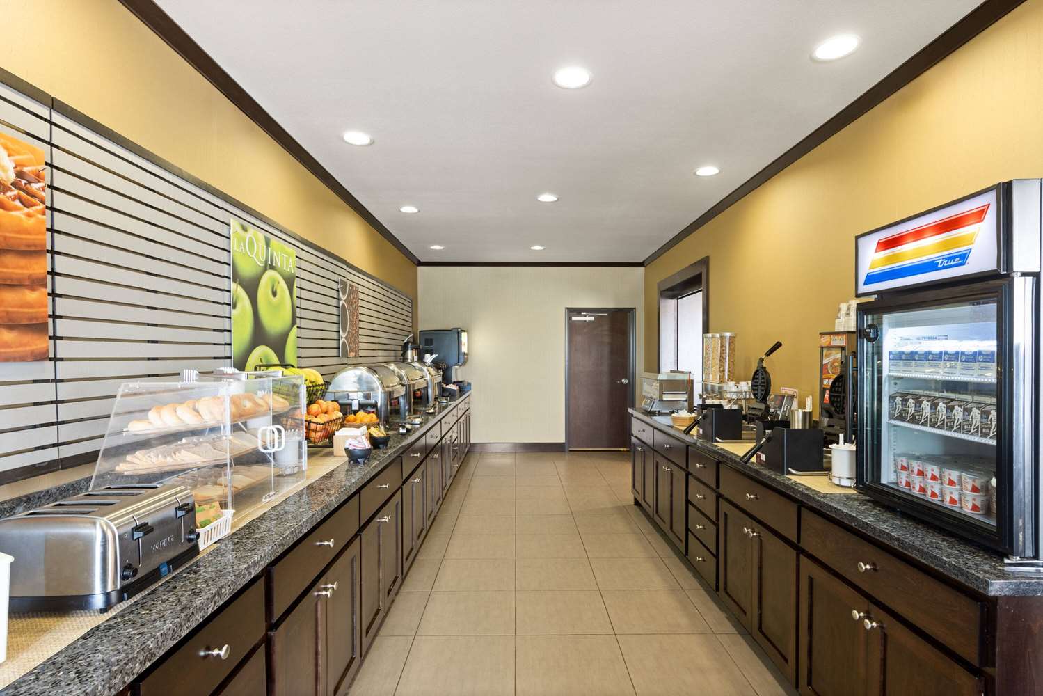 La Quinta Inn Suites By Wyndham Sioux Falls 10/55