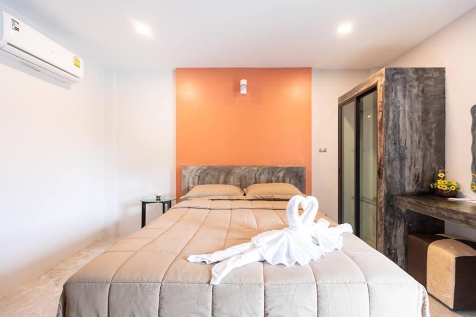 Barista Hotel 10/21