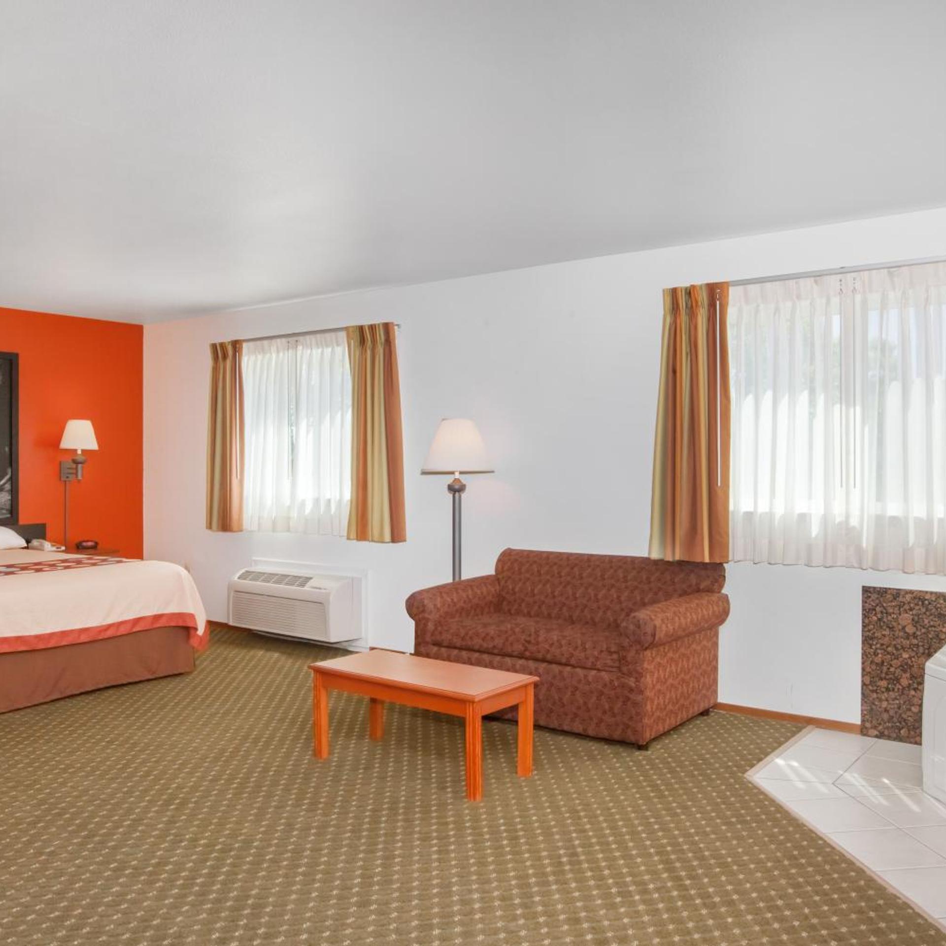 Super 8 by Wyndham Cloverdale Wine Country 11/19