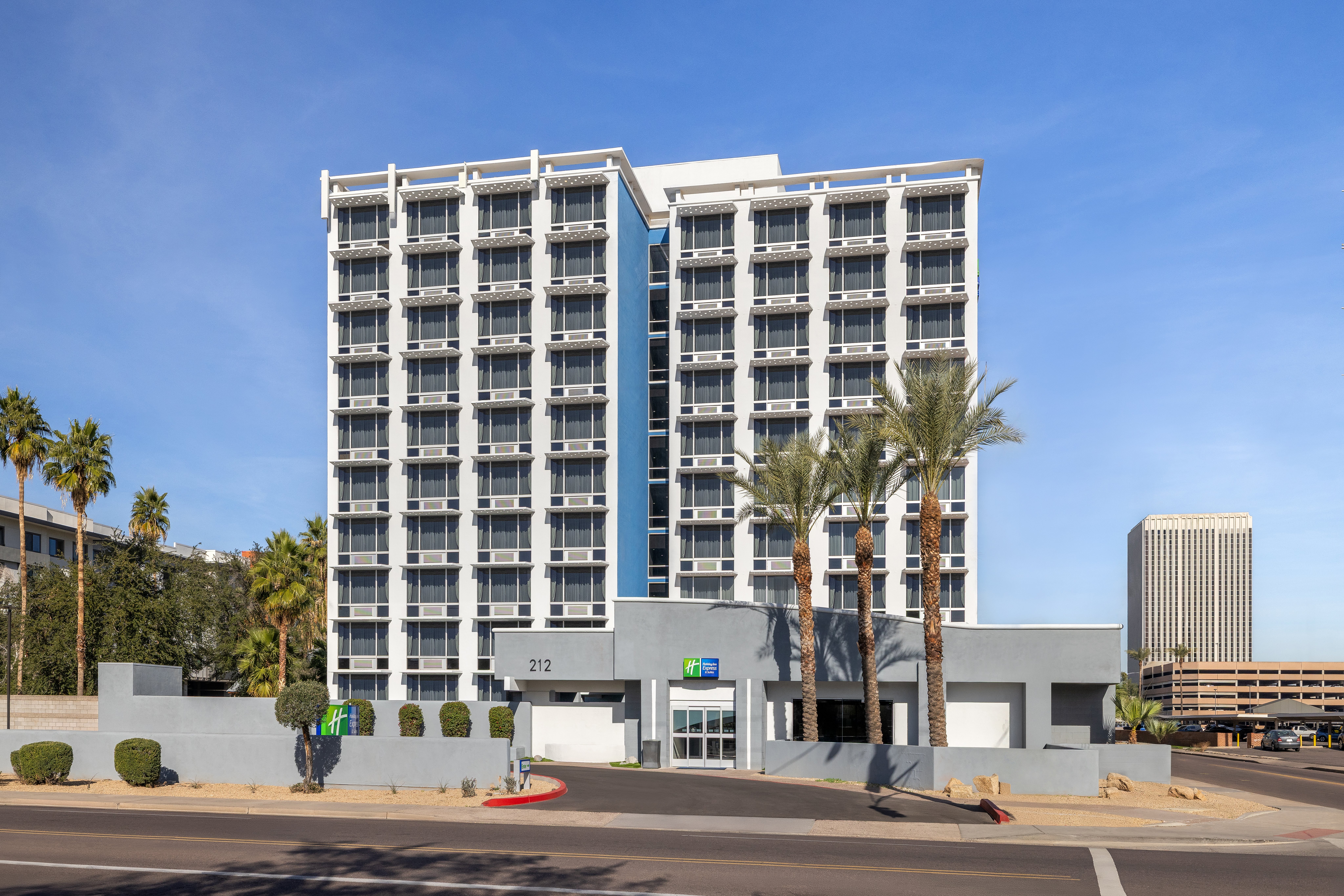 Holiday Inn Express & Suites Phoenix - Midtown 48/54