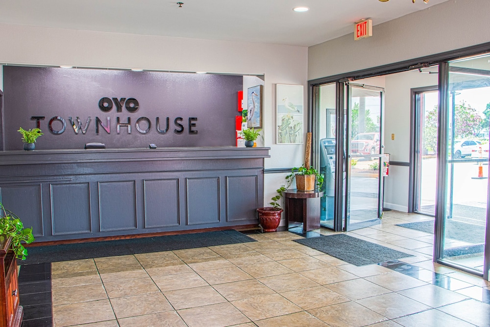 OYO Townhouse Donaldsonville - Gonzale 8/51