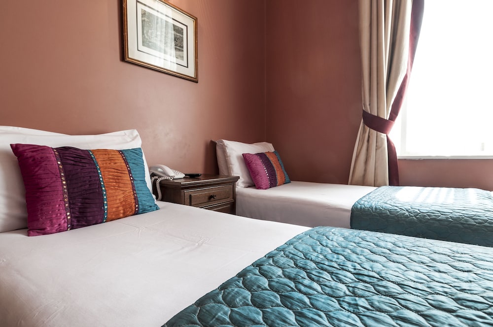 Coronation Hotel 35/50