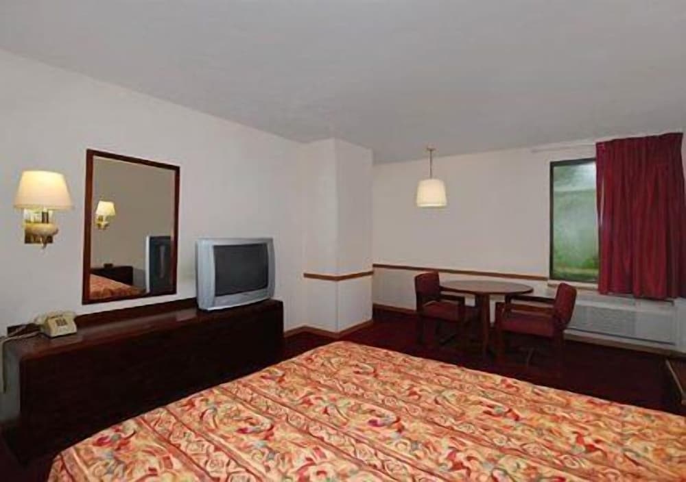 Econo Lodge Morgantown 20/31