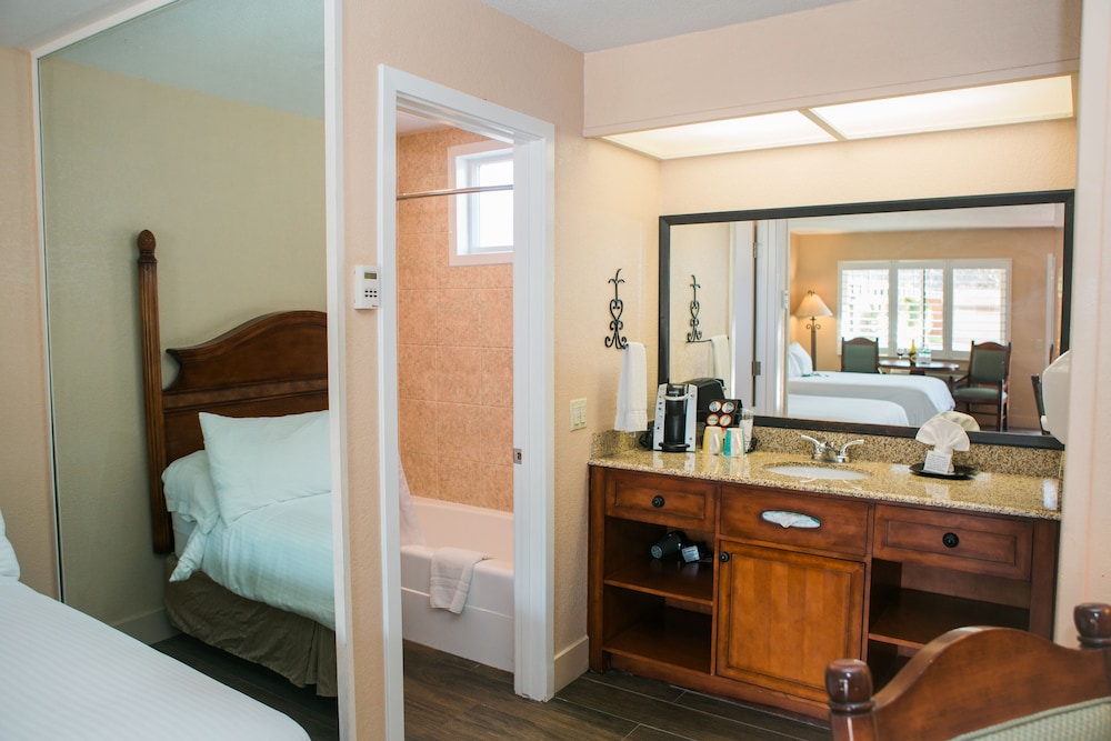 Casa Ojai Inn 48/60