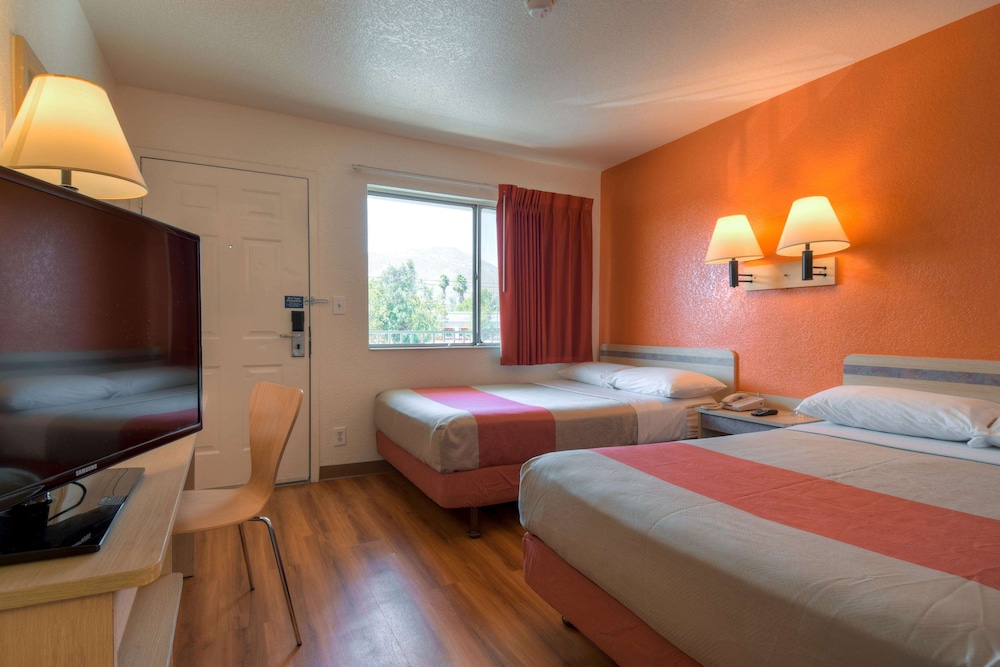 Motel6 Jurupa Valley, CA - Riverside West 23/44