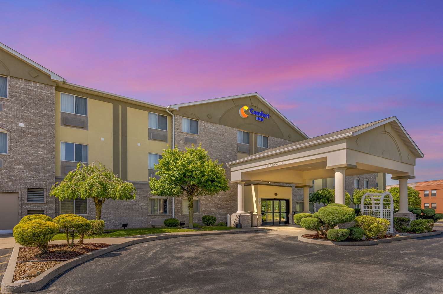 Comfort Inn Fremont, IN 2/39