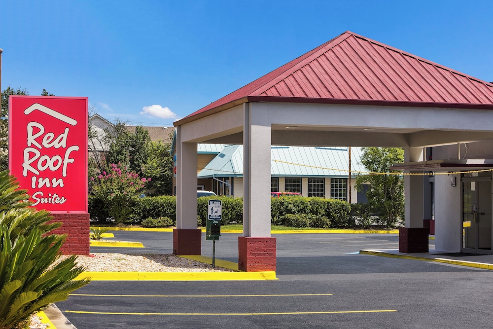 Red Roof Inn & Suites Statesboro - University 40/45