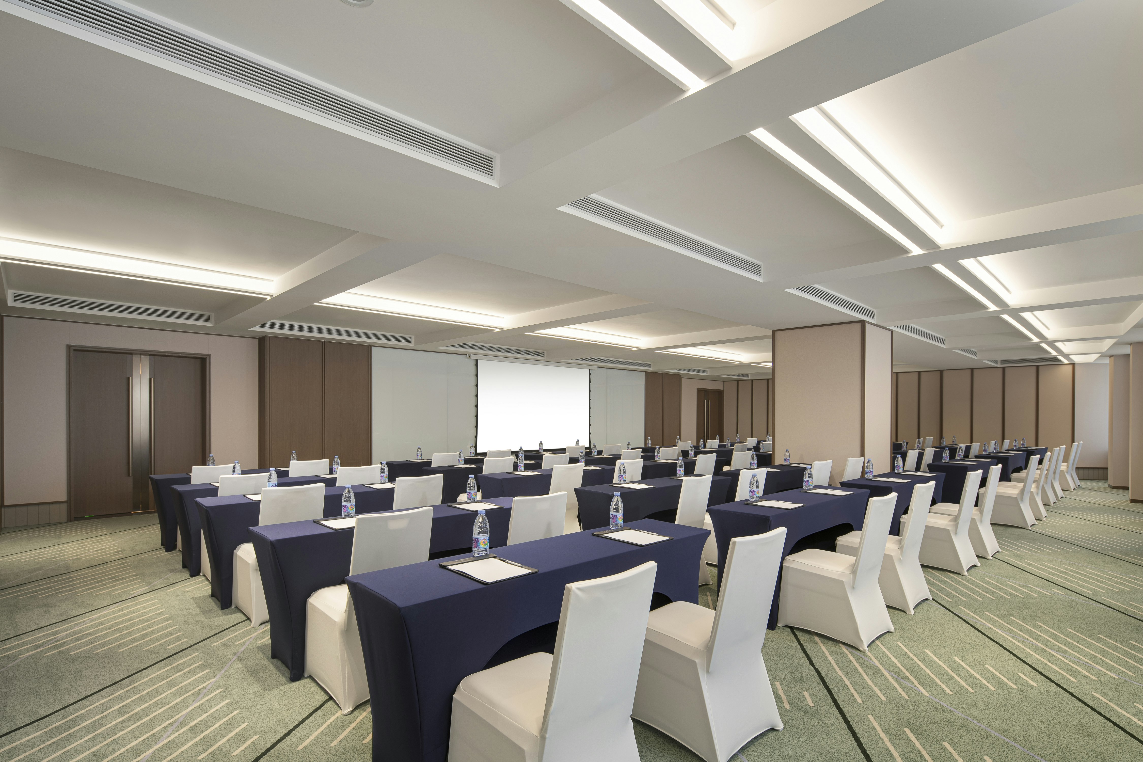 Hilton Garden Inn Urumqi Railway Station 22/25
