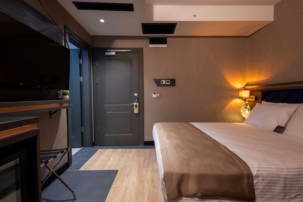 Westdoor Hotel 14/50