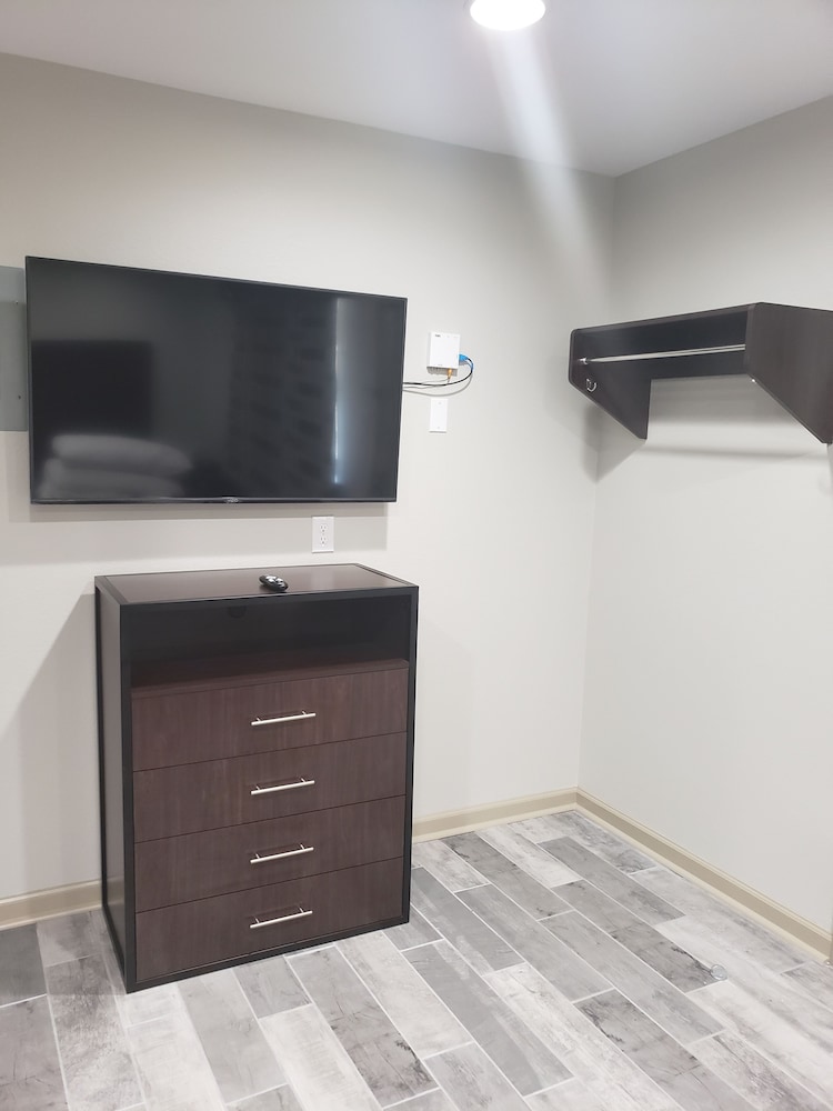 Budget Inn & Suites photo2