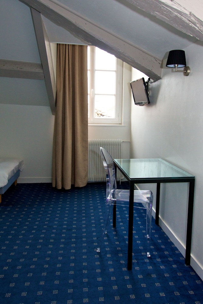 HOTEL HENRI IV 44/69