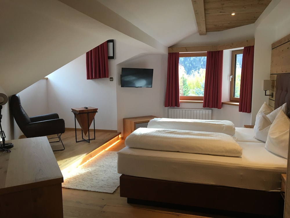 Tyrolis Hotel 44/69