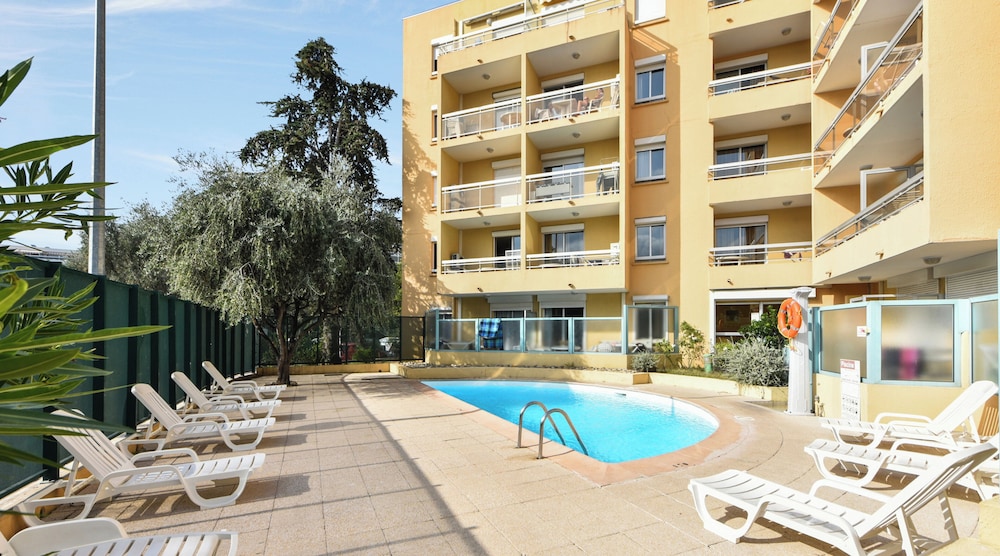 RESIDENCE LA ROSTAGNE 23/50
