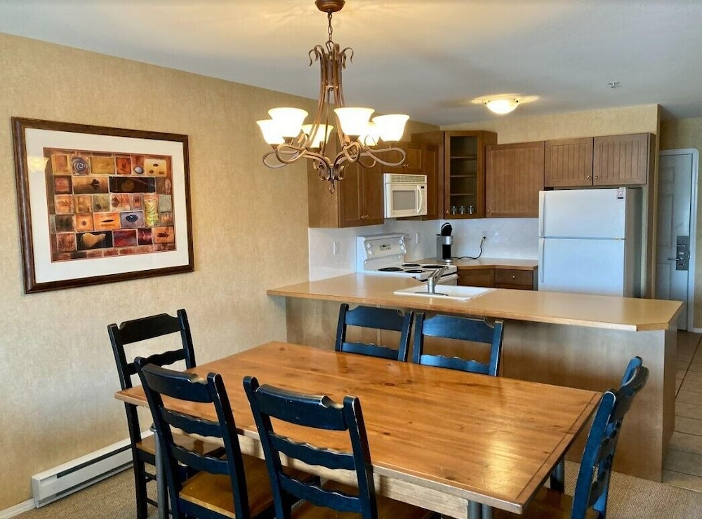 Mountain View Suites at Fairmont Hot Springs 39/63