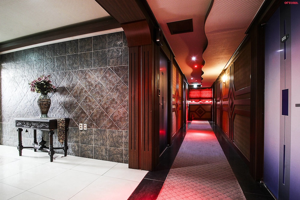Plus Motel 22/48