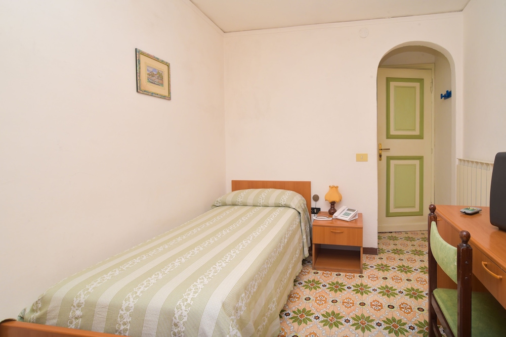 HOTEL VILLA TINA 20/56